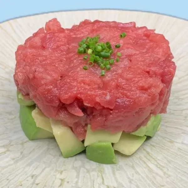 Tartar de atún con aguacate